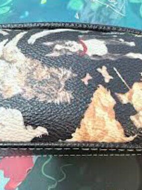 Great Little 5 x 7" Zipper Purse with Black Paw Zipper Pull